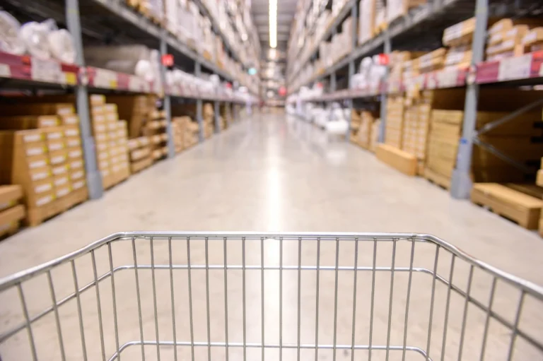 Supermarkets & Retail